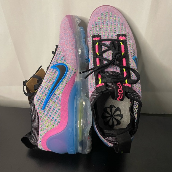 NWT Nike Women's VaporMax 2021 Flyknit Sizes 5.5 and 12 Pink Blast/Photo Blue💙 - Picture 3 of 4